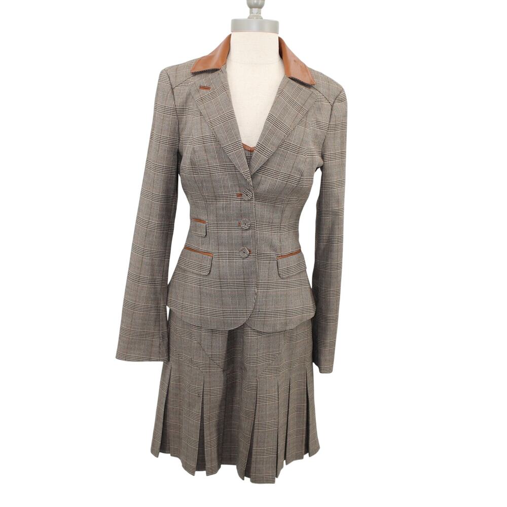 Bebe Suit Dress Set size 8 Brown Plaid Pleated Hem